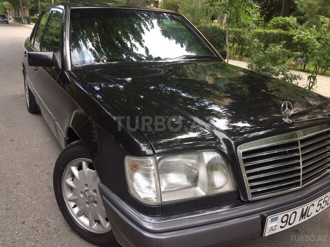 Mercedes E 220 1994, 225,000 km - 2.2 l - Bakı