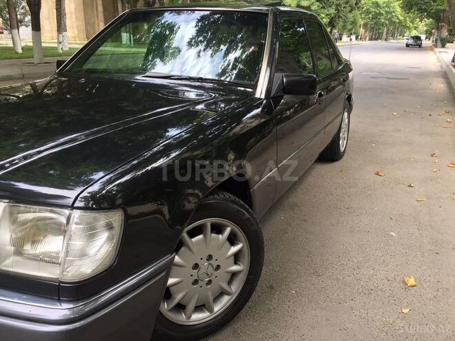 Mercedes E 220 1994, 225,000 km - 2.2 l - Bakı