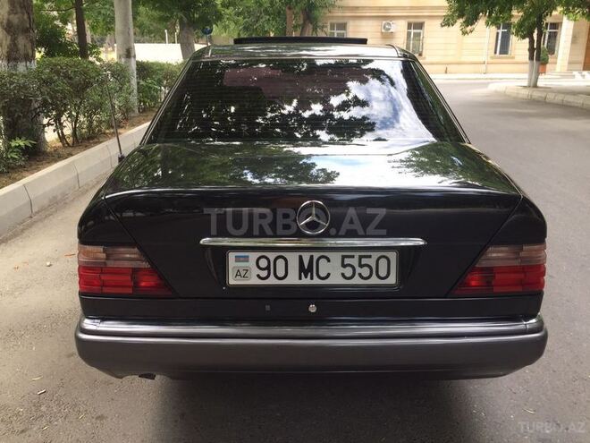 Mercedes E 220 1994, 225,000 km - 2.2 l - Bakı