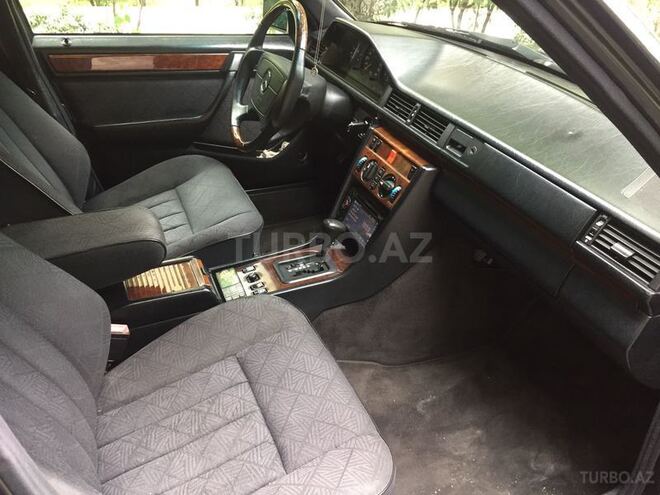 Mercedes E 220 1994, 225,000 km - 2.2 l - Bakı