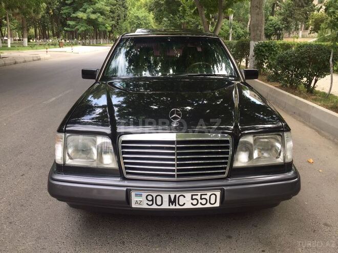Mercedes E 220 1994, 225,000 km - 2.2 l - Bakı