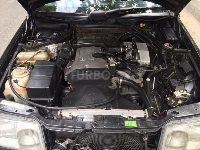 Mercedes E 220 1994, 225,000 km - 2.2 l - Bakı