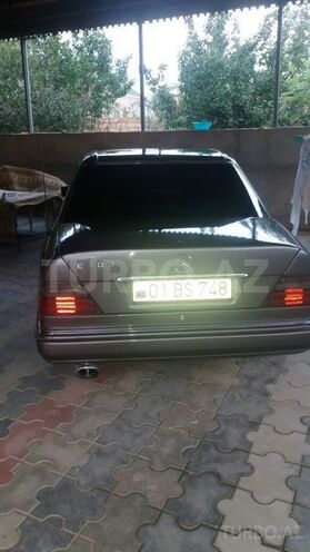 Mercedes E 300 1990, 500,000 km - 0.3 л - Sumqayıt