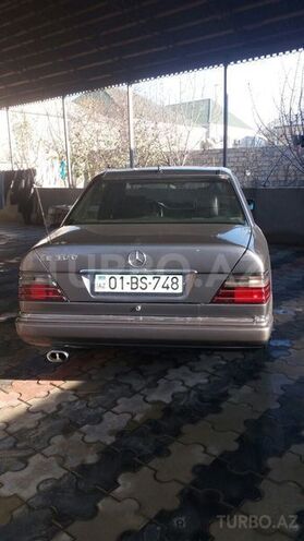 Mercedes E 300 1990, 500,000 km - 0.3 л - Sumqayıt