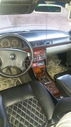 Mercedes E 300 1990, 500,000 km - 0.3 л - Sumqayıt