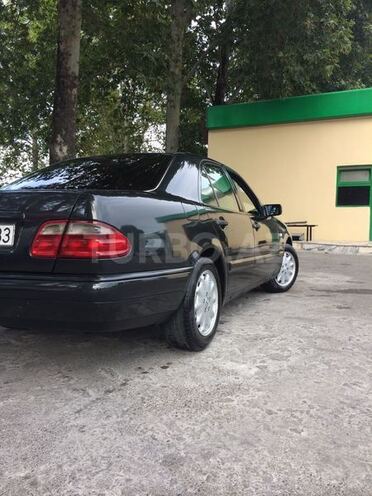 Mercedes E 230 1996, 444,000 km - 2.3 л - Göyçay