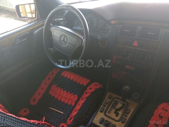 Mercedes E 220 1998, 273,000 km - 2.2 l - Bakı