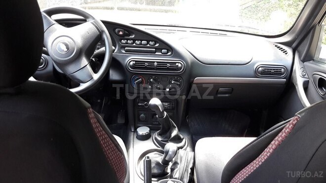Chevrolet Niva 2010, 47,000 km - 1.7 л - Yevlax