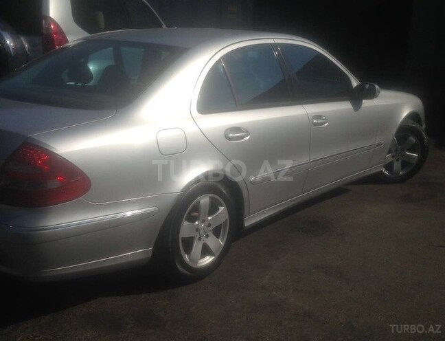 Mercedes E 220 2002, 218,000 km - 2.2 l - Bakı