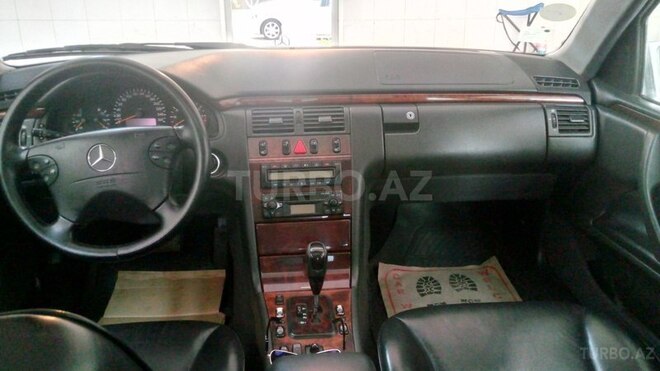 Mercedes E 240 2000, 235,000 km - 2.6 l - Bakı