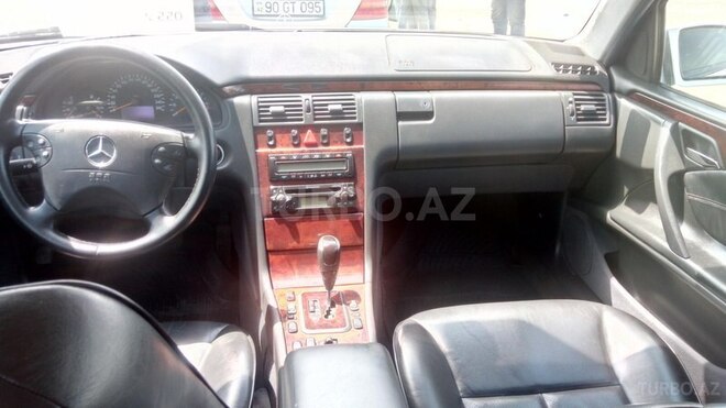 Mercedes E 240 2000, 235,000 km - 2.6 l - Bakı