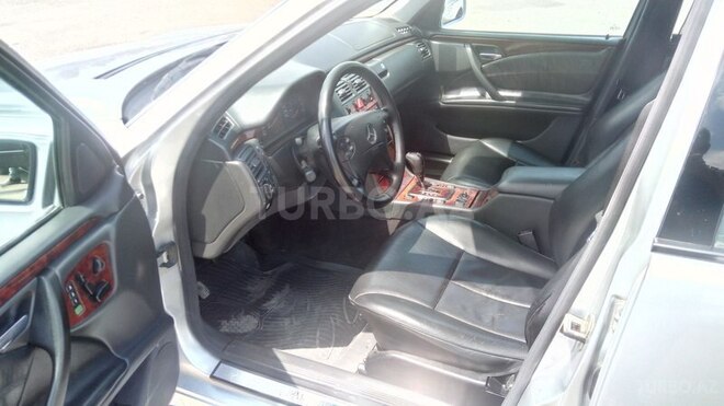 Mercedes E 240 2000, 235,000 km - 2.6 l - Bakı