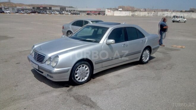 Mercedes E 240 2000, 235,000 km - 2.6 l - Bakı