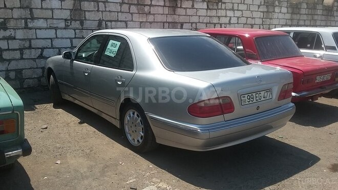 Mercedes E 200 2001, 230,000 km - 0.2 l - Qazax