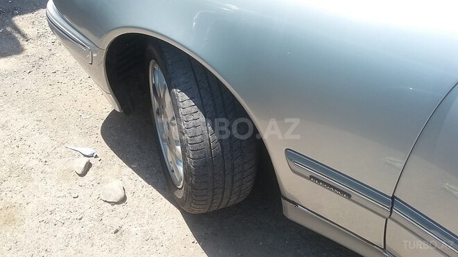 Mercedes E 200 2001, 230,000 km - 0.2 l - Qazax