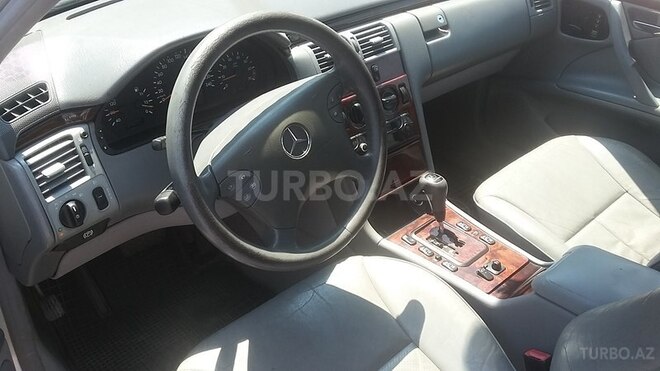 Mercedes E 200 2001, 230,000 km - 0.2 l - Qazax