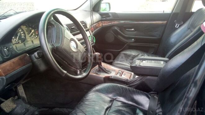 BMW 528 1996, 324,000 km - 2.8 l - Beyləqan