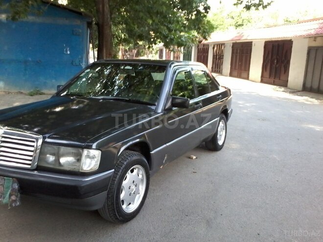 Mercedes 190 1990, 360,000 km - 1.8 l - Yevlax