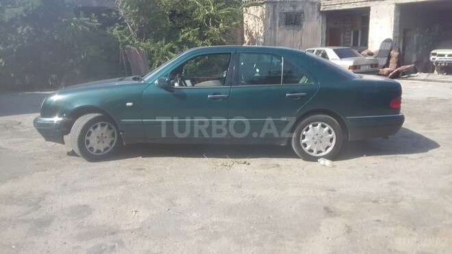 Mercedes E 230 1995, 289,000 km - 2.3 л - Bakı