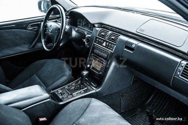 Mercedes E 220 1999, 250,000 km - 2.2 l - Ağcabədi