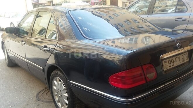Mercedes E 200 1998, 230,000 km - 2.2 l - Bakı