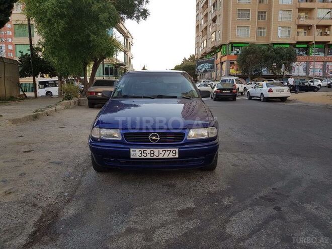 Opel Astra 1997, 145,000 km - 1.4 l - Bakı