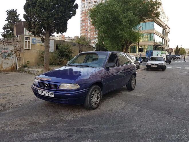 Opel Astra 1997, 145,000 km - 1.4 l - Bakı