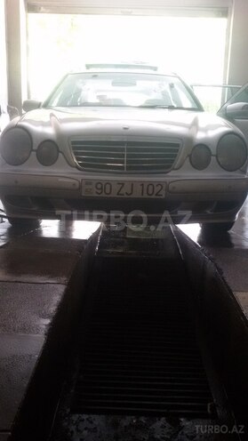 Mercedes E 220 2002, 200,000 km - 2.5 l - Bakı