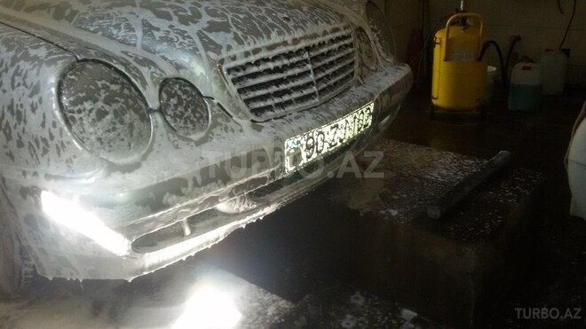 Mercedes E 220 2002, 200,000 km - 2.5 l - Bakı
