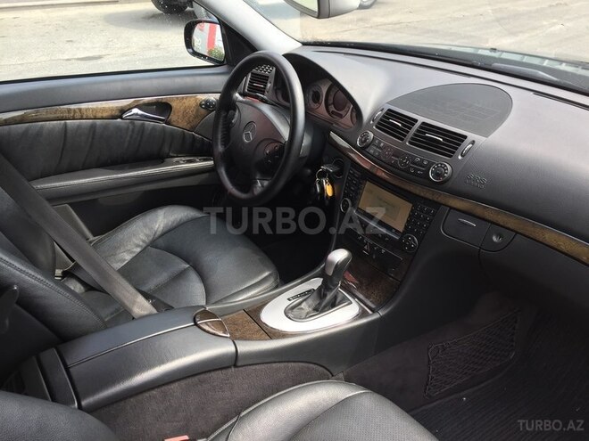 Mercedes E 220 2004, 270,000 km - 2.2 l - Bakı
