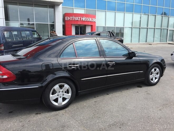 Mercedes E 220 2004, 270,000 km - 2.2 l - Bakı