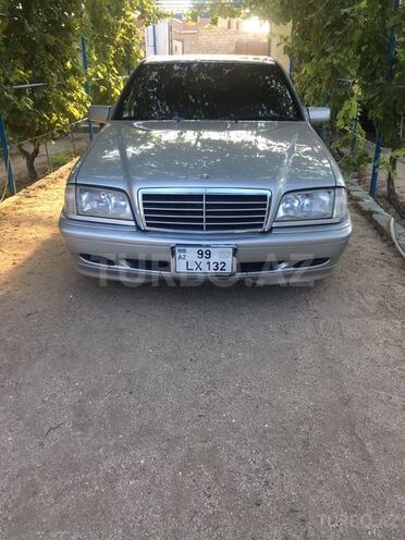 Mercedes C 200 2000, 133,500 km - 2.0 л - Bakı