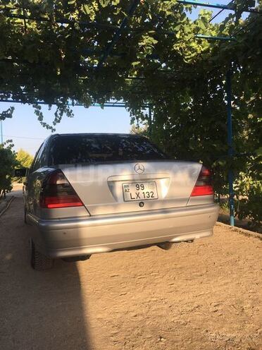 Mercedes C 200 2000, 133,500 km - 2.0 л - Bakı