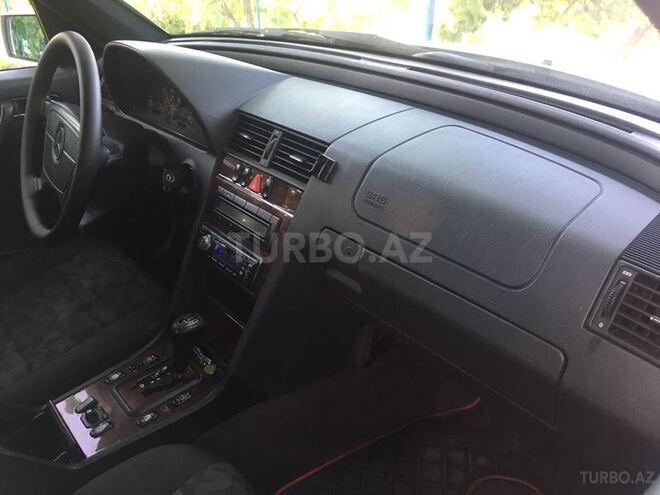 Mercedes C 200 2000, 133,500 km - 2.0 л - Bakı
