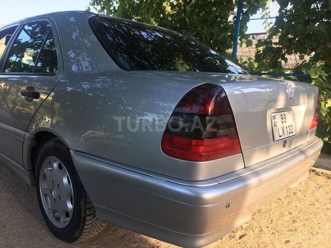 Mercedes C 200 2000, 133,500 km - 2.0 л - Bakı