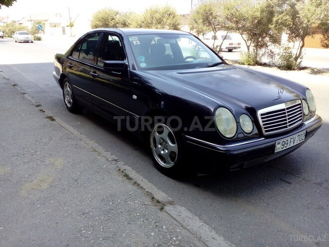 Mercedes E 220 1999, 330,000 km - 2.2 l - Sumqayıt