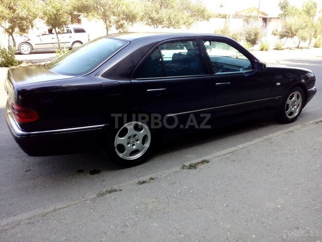 Mercedes E 220 1999, 330,000 km - 2.2 l - Sumqayıt