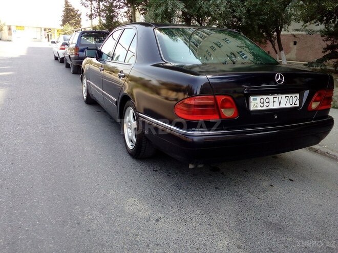 Mercedes E 220 1999, 330,000 km - 2.2 l - Sumqayıt