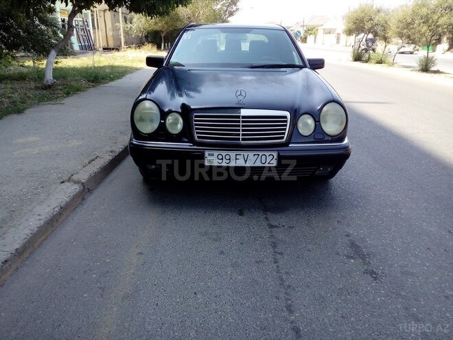 Mercedes E 220 1999, 330,000 km - 2.2 l - Sumqayıt
