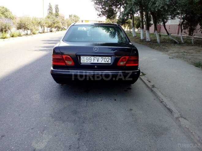 Mercedes E 220 1999, 330,000 km - 2.2 l - Sumqayıt