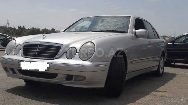 Mercedes E 220 2000, 358,000 km - 2.2 l - Bakı