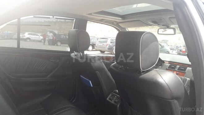 Mercedes E 220 2000, 358,000 km - 2.2 l - Bakı