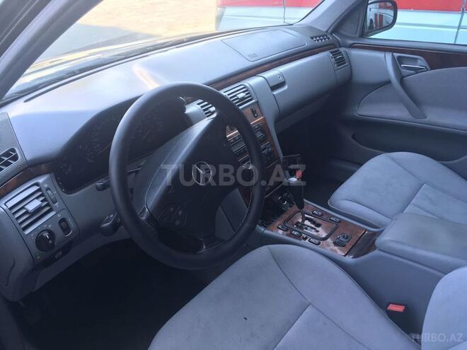 Mercedes E 240 2000, 244,000 km - 2.4 l - Bakı