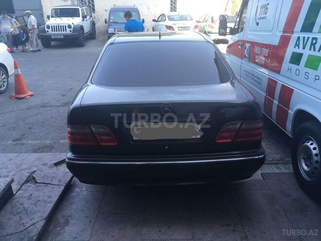 Mercedes E 240 2000, 244,000 km - 2.4 l - Bakı
