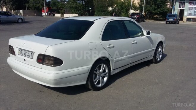 Mercedes E 200 2001, 332,691 km - 2.0 l - Bakı