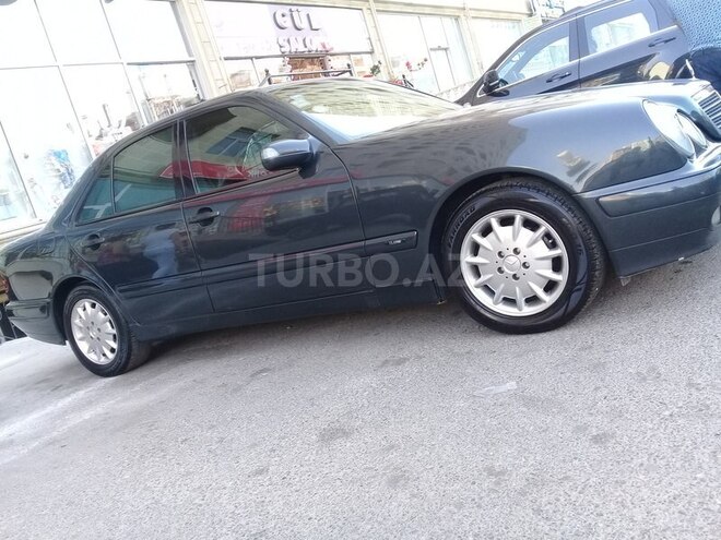 Mercedes E 220 1999, 286,000 km - 2.2 l - Xırdalan