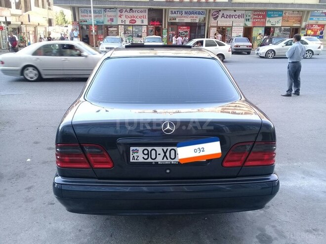 Mercedes E 220 1999, 286,000 km - 2.2 l - Xırdalan