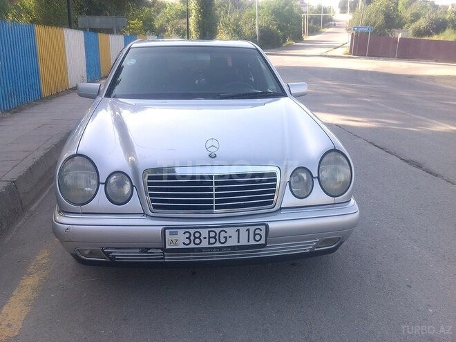 Mercedes E 280 1997, 300,000 km - 2.8 l - Qusar