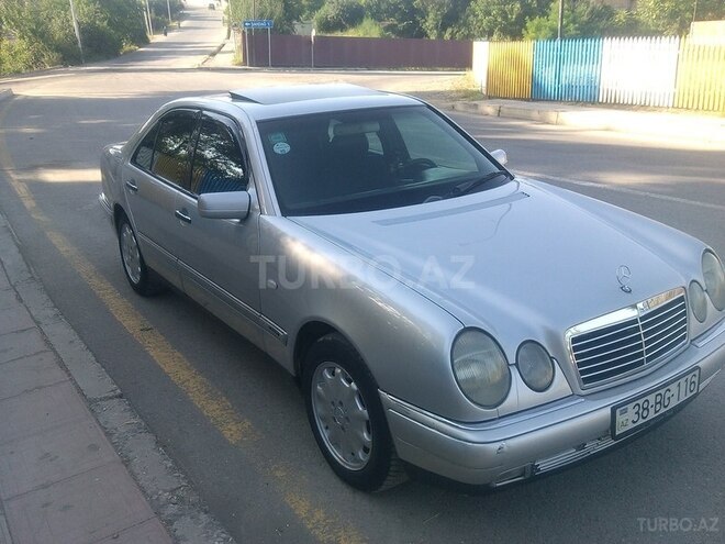 Mercedes E 280 1997, 300,000 km - 2.8 l - Qusar