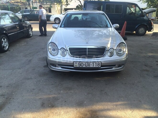 Mercedes E 220 2002, 218,000 km - 2.2 l - Bakı